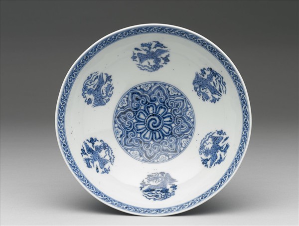 青花穿蓮鳳紋碗