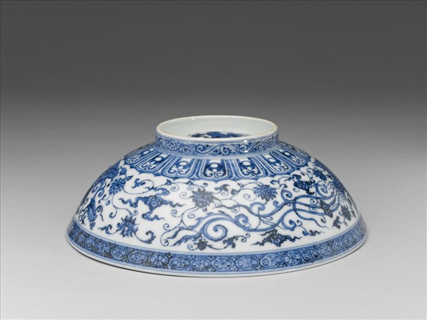 青花穿蓮鳳紋碗