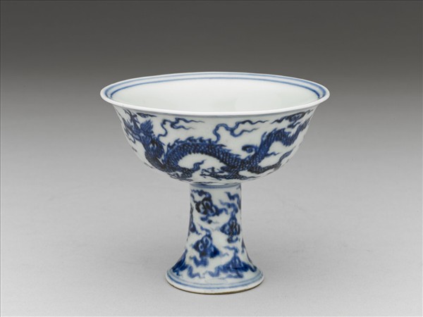 青花雲龍紋高足杯
