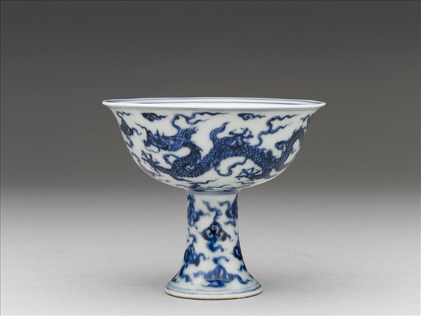 青花雲龍紋高足杯