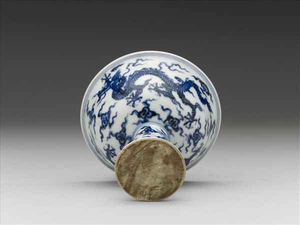 青花雲龍紋高足杯