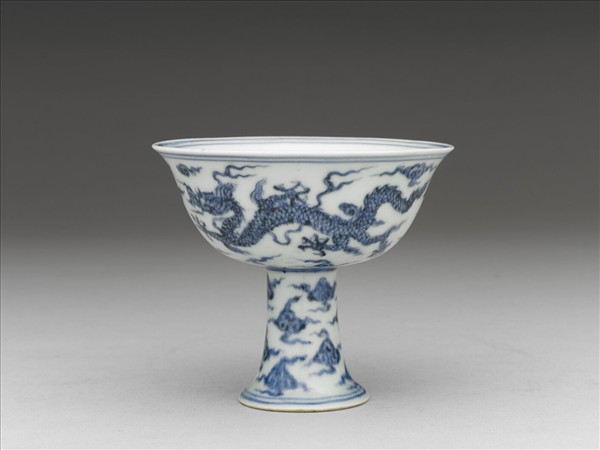 青花雲龍紋高足碗