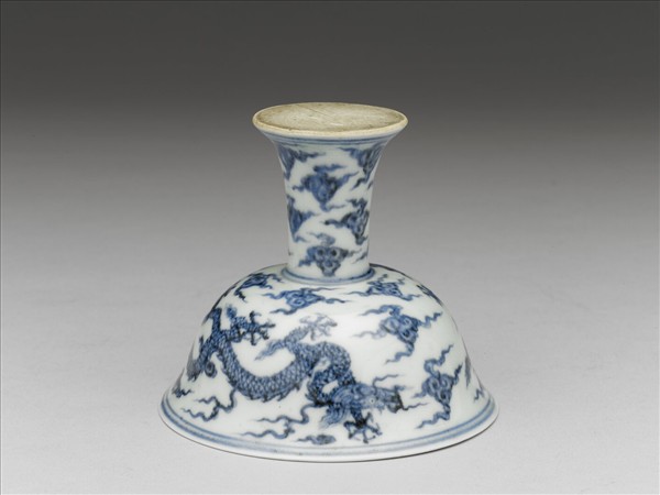 青花雲龍紋高足碗