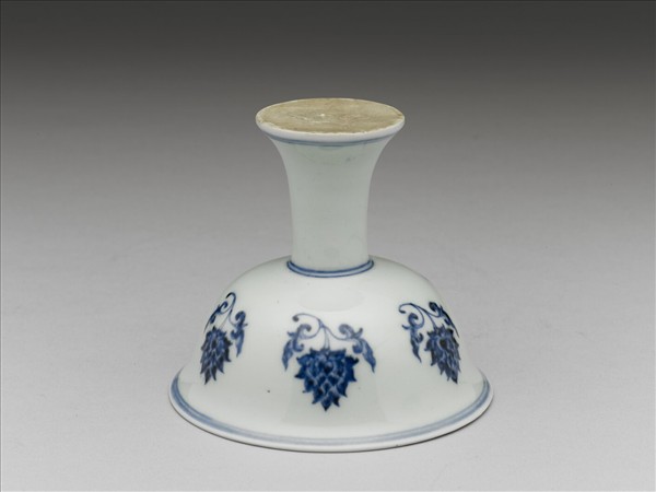 青花番蓮紋高足杯