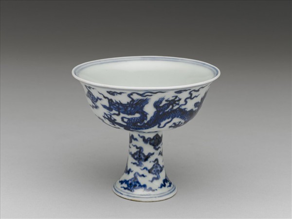 青花雲龍紋高足杯