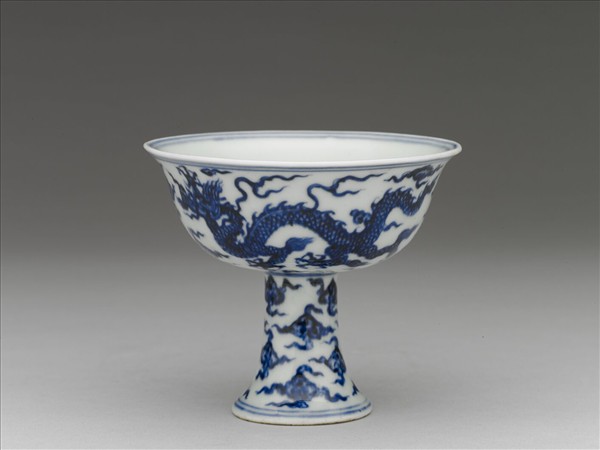 青花雲龍紋高足杯