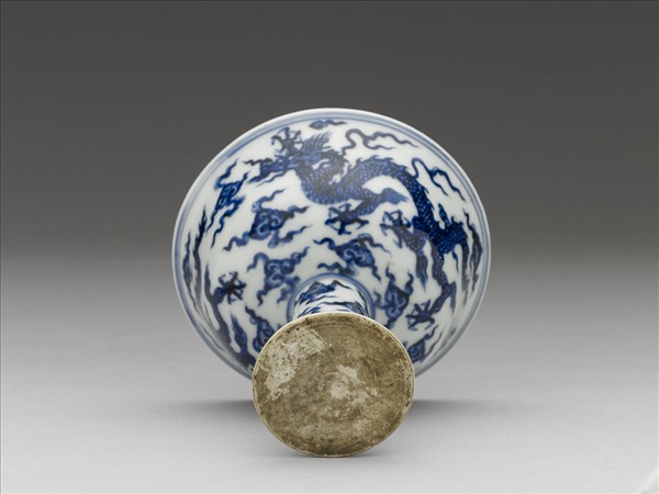 青花雲龍紋高足杯