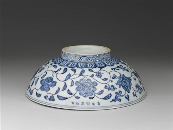 青花四季花卉紋碗