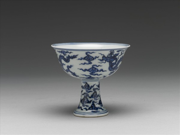 青花雲龍紋高足杯