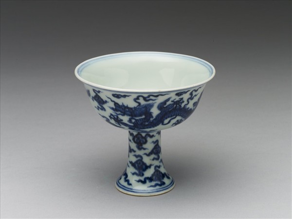 青花雲龍紋高足杯