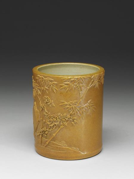 黃釉仿雕竹筆筒