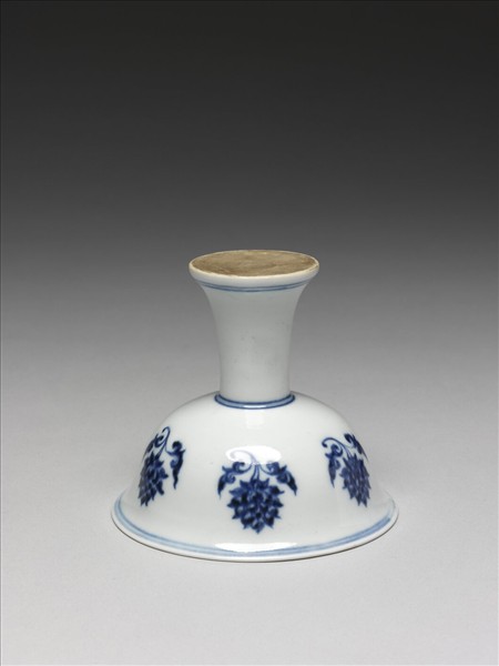 青花番蓮紋高足杯