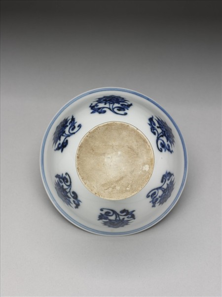 青花番蓮紋高足杯