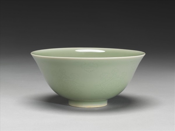 冬青釉花卉紋碗