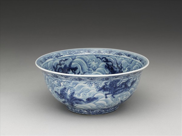 青花波濤海獸紋碗