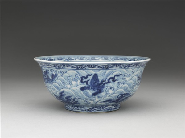 青花波濤海獸紋碗