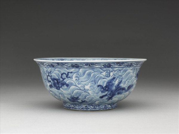 青花波濤海獸紋碗