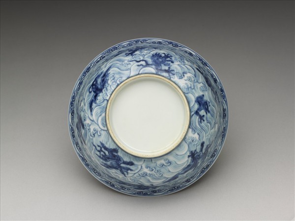 青花波濤海獸紋碗