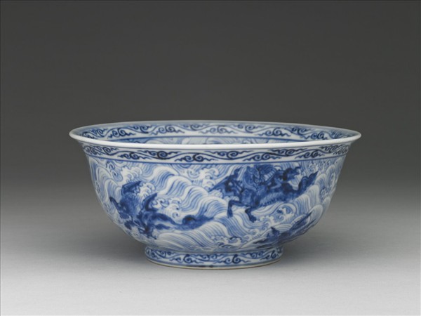 青花波濤海獸紋碗