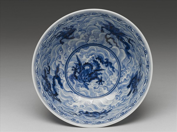 青花波濤海獸紋碗