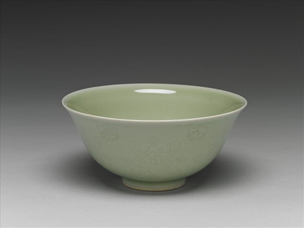 冬青釉花卉紋碗