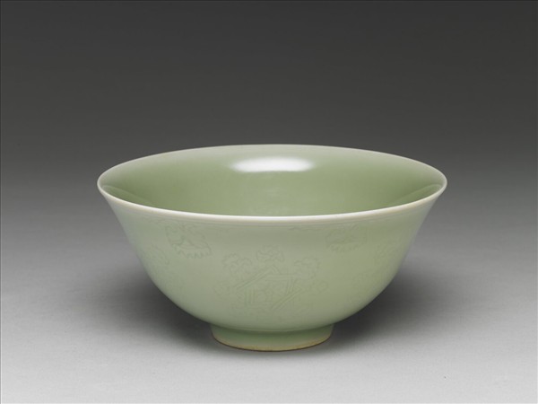 冬青釉花卉紋碗