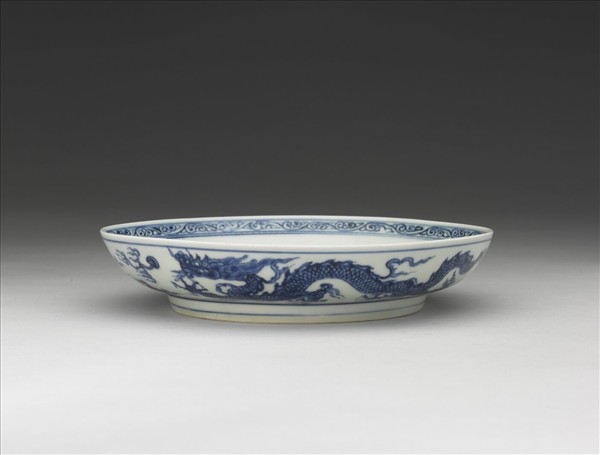 青花雙龍戲珠紋盤