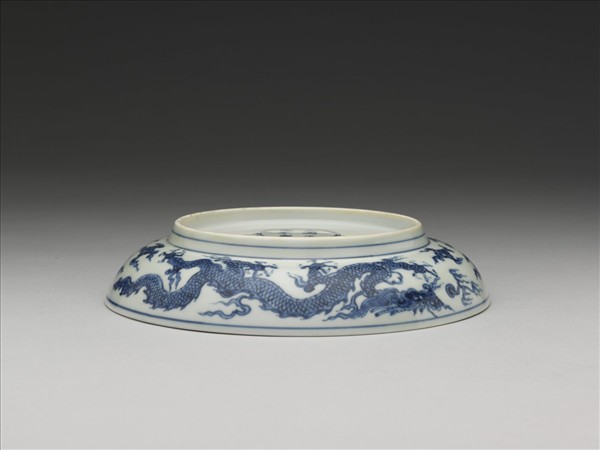 青花雙龍戲珠紋盤