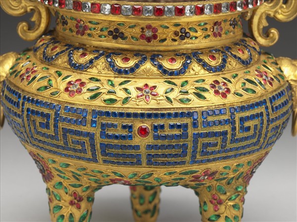 銅鎏金嵌料石鼎式爐