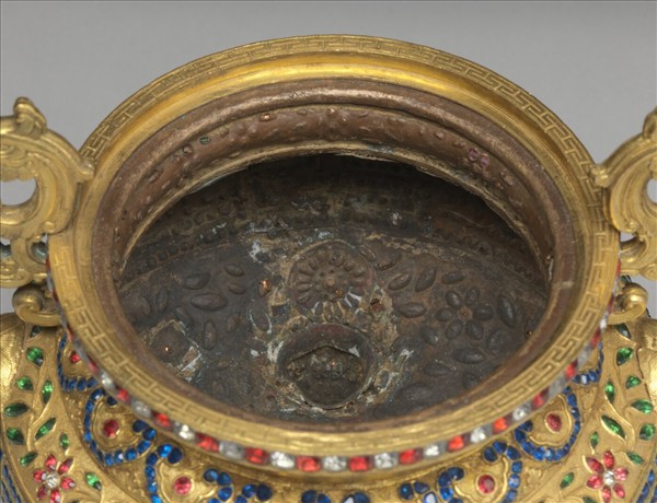 銅鎏金嵌料石鼎式爐