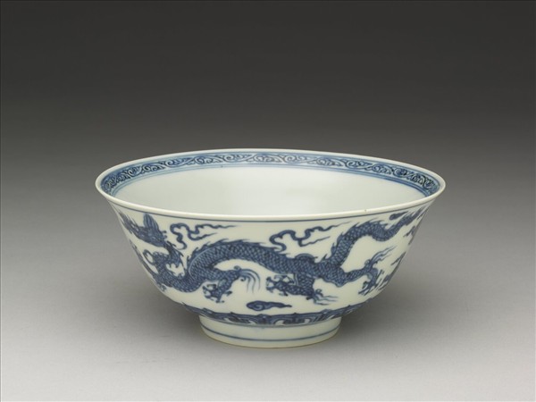 青花雲龍紋碗