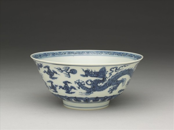 青花雲龍紋碗