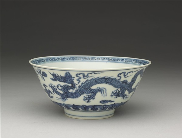 青花雲龍紋碗