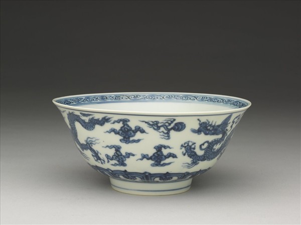 青花雲龍紋碗