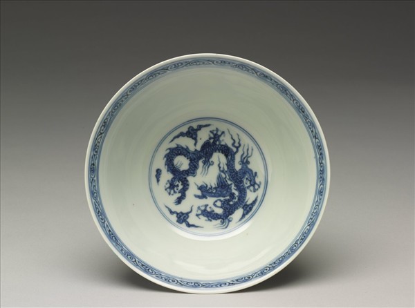 青花雲龍紋碗