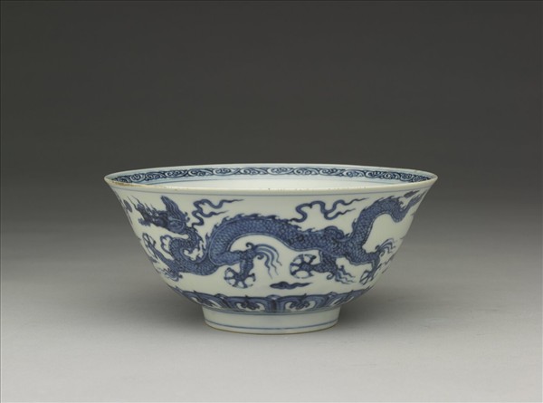 青花雲龍紋碗