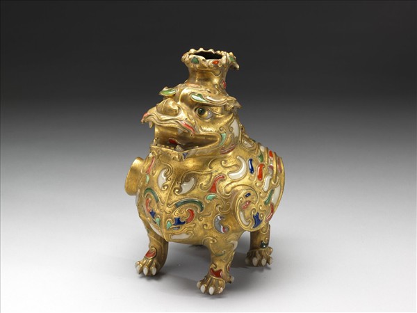 銅鍍金嵌料瑞獸香薰