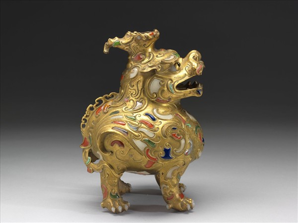 銅鍍金嵌料瑞獸香薰