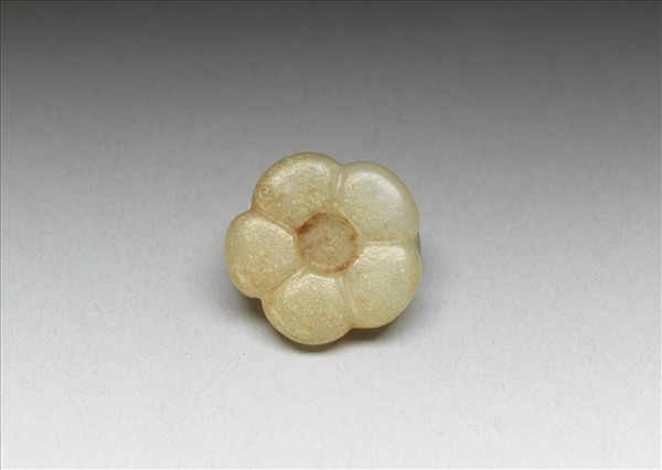 玉花形扣