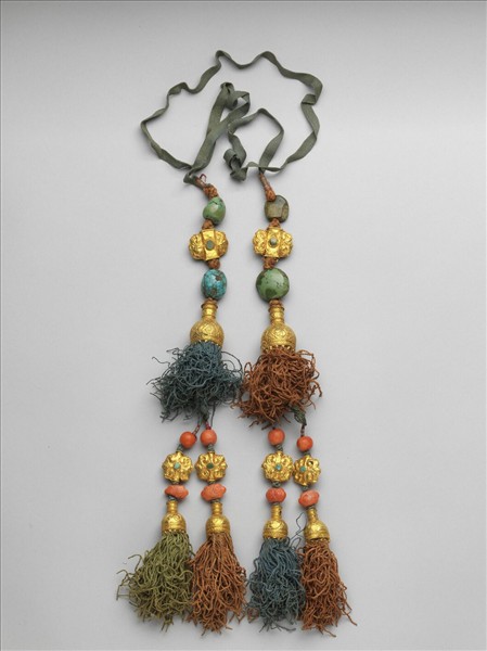 穿金鑲珊瑚松石五色線穗（一副）