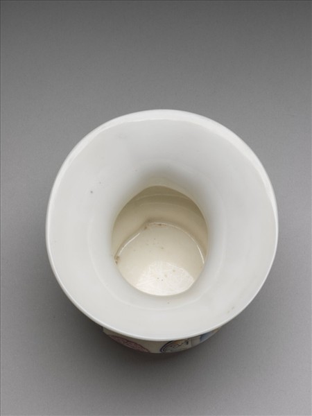 玻璃胎畫琺瑯西洋仕女渣斗