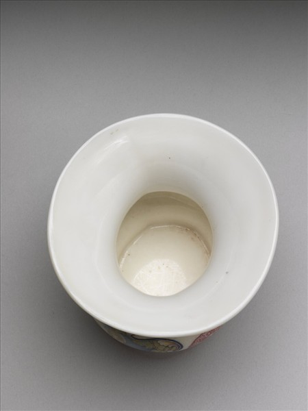 玻璃胎畫琺瑯西洋仕女渣斗