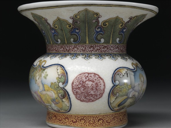 玻璃胎畫琺瑯西洋仕女渣斗