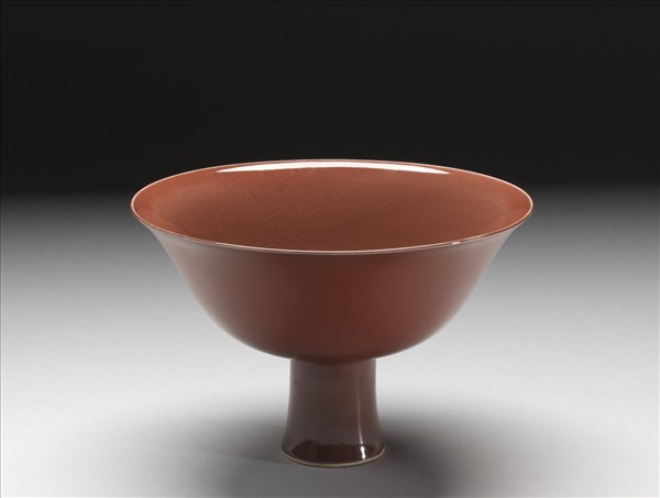 紅釉暗龍紋高足碗