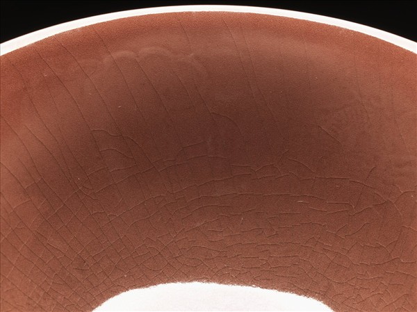 紅釉暗龍紋高足碗