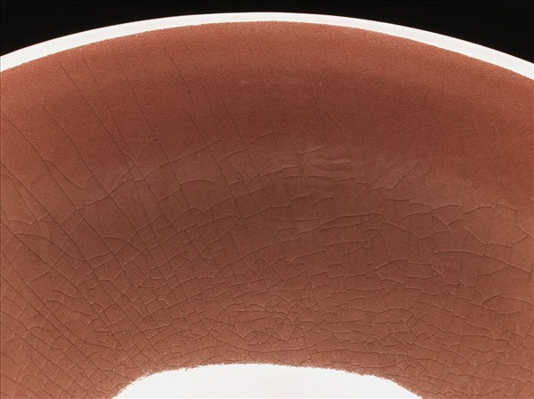 紅釉暗龍紋高足碗