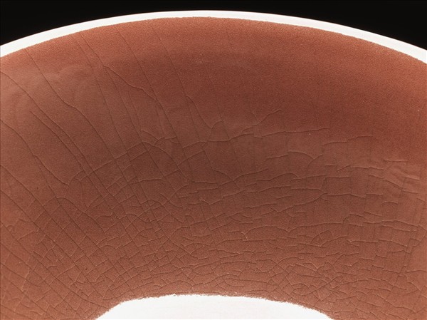 紅釉暗龍紋高足碗