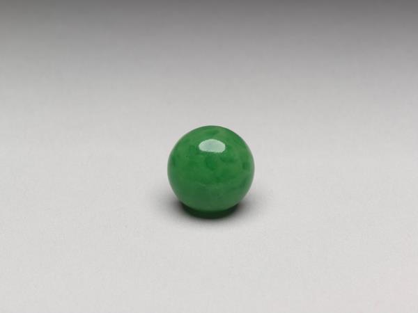 霏雪地套紅玻璃篆字鼻煙壺