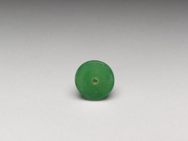 霏雪地套紅玻璃篆字鼻煙壺