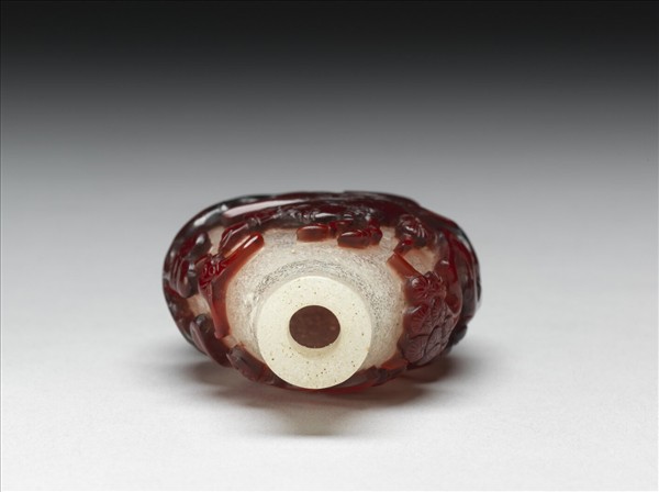 霏雪地套紅玻璃鍾馗鼻煙壺